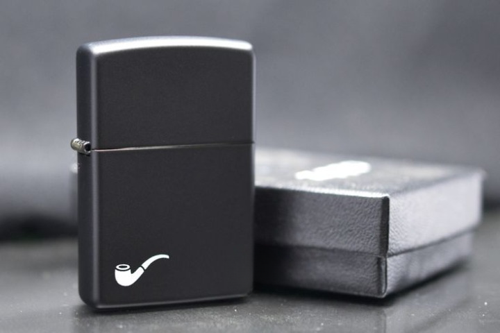 Saving Bundle- Classic black zippo lighter+Focus Aluminium cigarette case